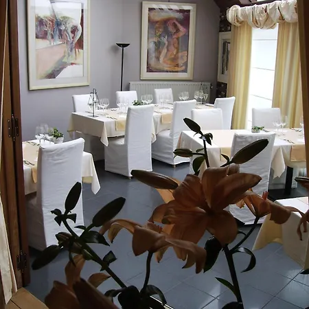 Hotel Hooghuys 2*